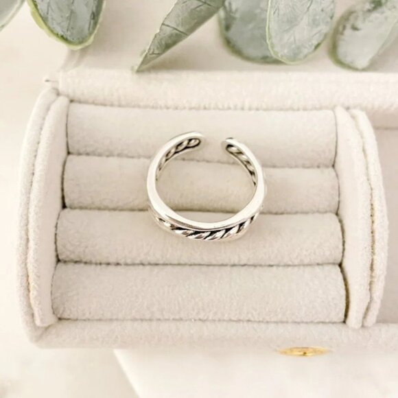 925 Sterling Silver Minimalist Ring Band Modern Geometric Ring Band - Picture 5 of 9